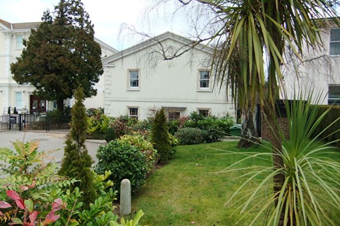 2 Bedroom Property To Rent In Grove Hill Road, Tunbridge Wells, TN1