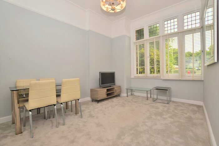 2 Bedroom Flat To Rent In Grove Park Road, London, SE9
