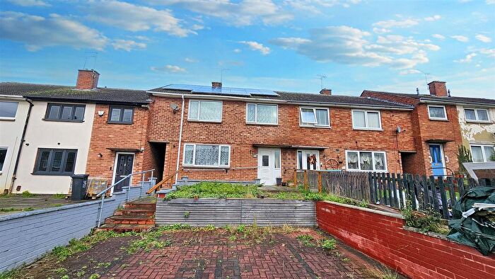 4 Bedroom Town House For Sale In Eddystone Road, Thurnby Lodge, LE5