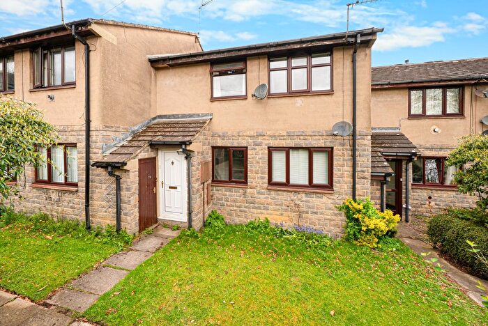 2 Bedroom Flat For Sale In Oakdale Glen, Harrogate, North Yorkshire, Uk, HG1