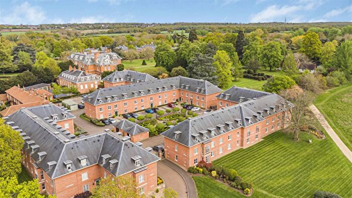 1 Bedroom Apartment For Sale In Henmarsh Court, Balls Park, Hertford, SG13