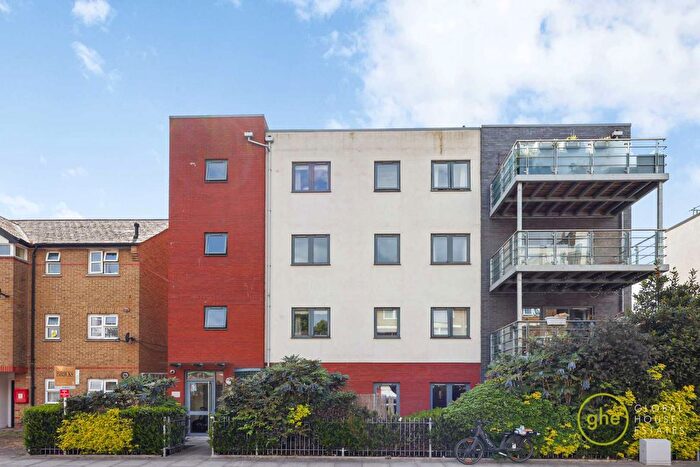 3 Bedroom Flat For Sale In C English Street, Bow, London, E3