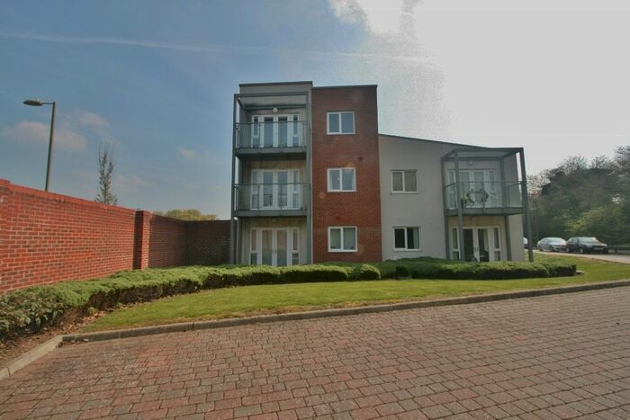 2 Bedroom Flat To Rent In Lowe Gardens, Popley, Basingstoke, RG24