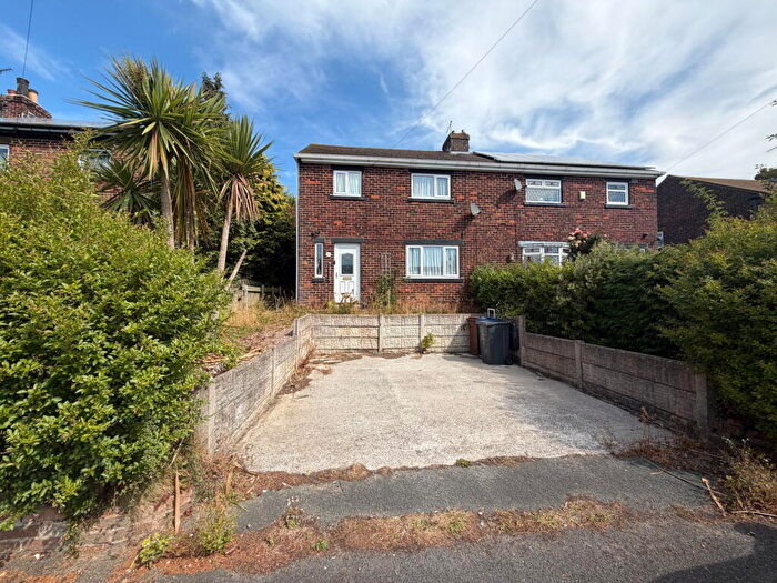 3 Bedroom Semi Detached House For Sale In New Royd, Millhouse Green, Sheffield, S36