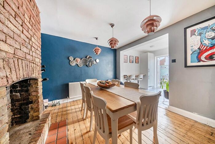 3 Bedroom Terraced House For Sale In Oxford Road, Windsor, SL4