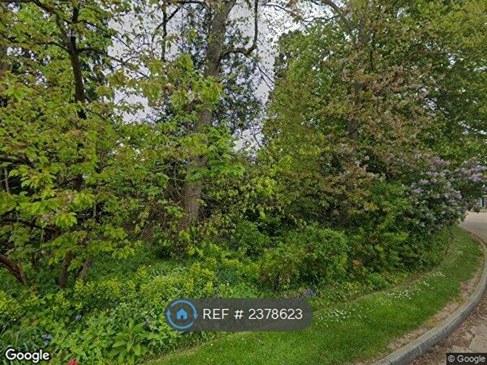 2 Bedroom Flat To Rent In The Priory, Chelmsford, CM1