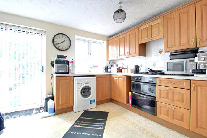 3 Bedroom End Of Terrace House To Rent In Tamar Close, Stevenage, SG1