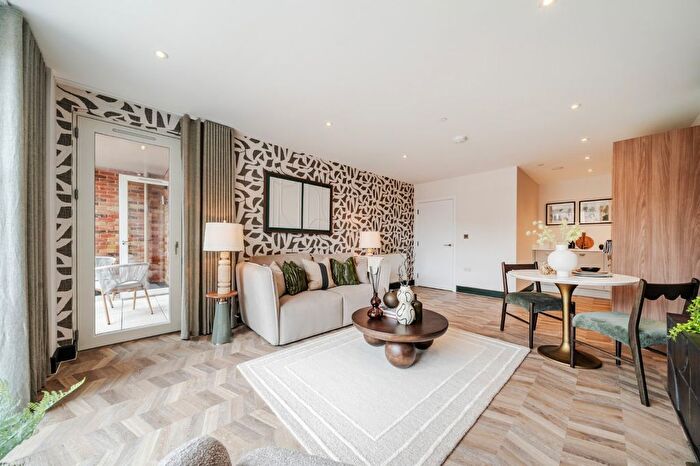 1 Bedroom Flat For Sale In Chandlers Place, High Street, Sevenoaks, Kent, TN13