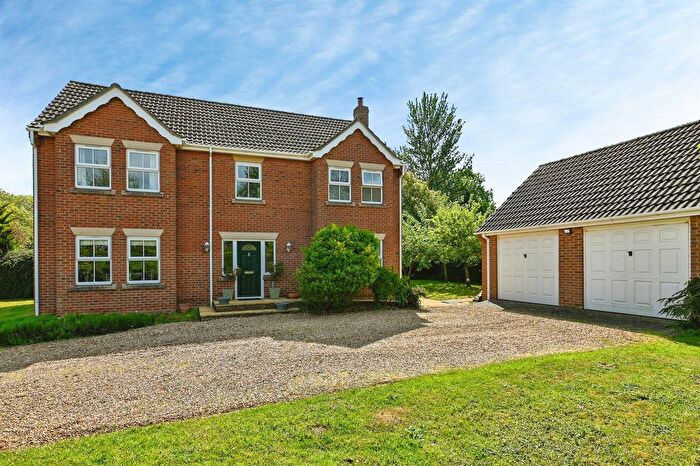 4 Bedroom Detached House For Sale In Hunters Rise, West Winch, King's Lynn, PE33