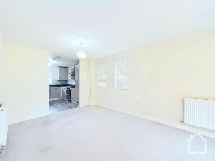 4 Bedroom Link Detached House To Rent In Heren Lane, Whitehouse, MK8