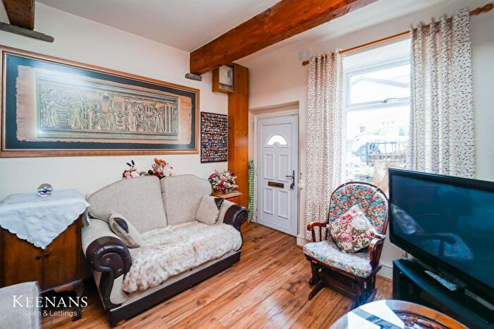 2 Bedroom Cottage For Sale In Holcombe Road, Rossendale, BB4