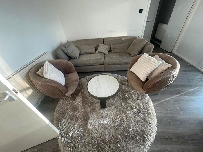 2 Bedroom Apartment To Rent In Templewood Point, Granville Road, Golders Green, London, NW2