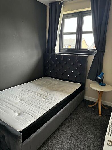 2 Bedroom End Of Terrace House To Rent In Lenton Nottingham, NG7