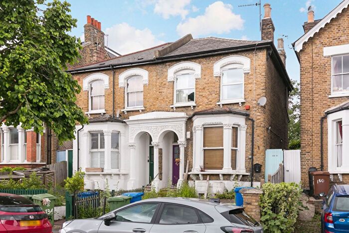 2 Bedroom Flat To Rent In Friern Road, East Dulwich, London, SE22