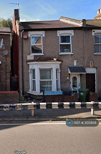Studio To Rent In Trundleys Road, London, SE8