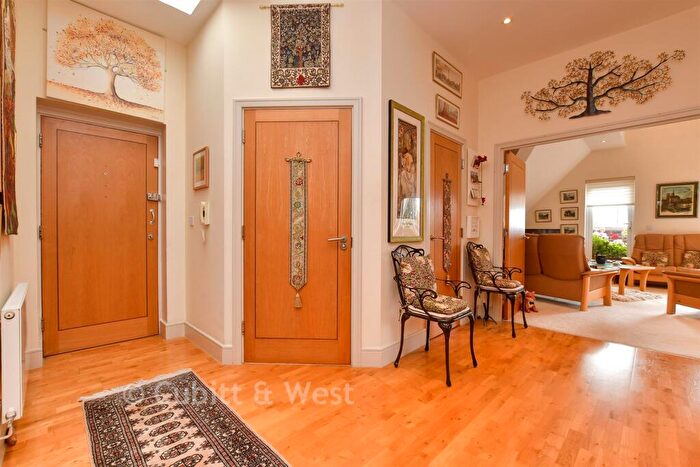 3 Bedroom Flat For Sale In Langley Park Road, Sutton, Surrey, SM2