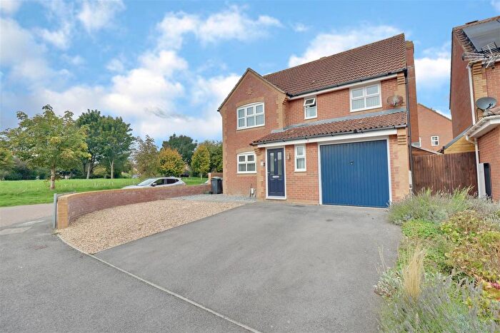 4 Bedroom Detached House For Sale In Fushia Close, Denvilles, PO9