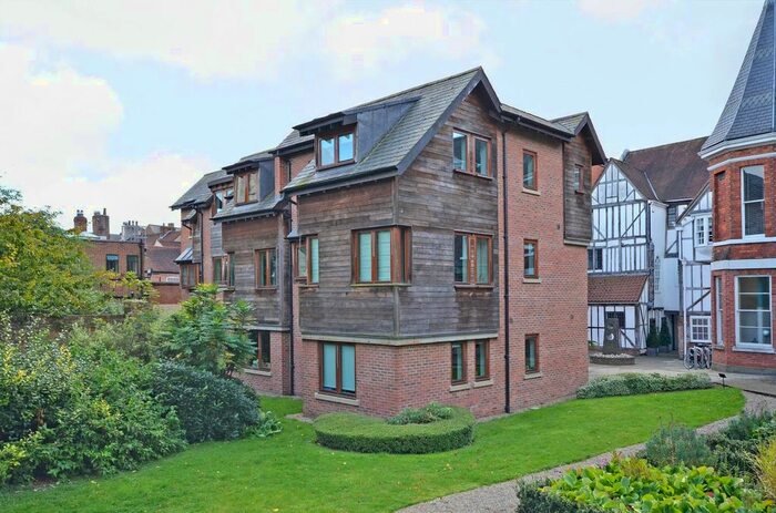 1 Bedroom Flat To Rent In Talbot Court, York, Uk, YO1