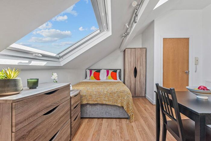 1 Bedroom Flat To Rent In Vinery Road, Leeds, LS4