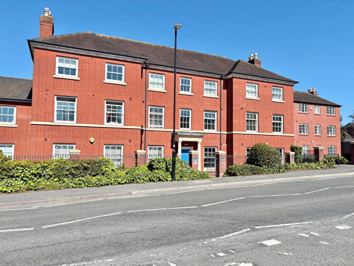 2 Bedroom Flat For Sale In Birmingham Road, Coleshill, Birmingham, B46