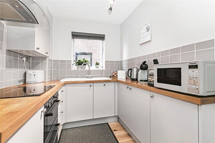 1 Bedroom End Of Terrace House To Rent In Kelly Close, Upper Halliford, Middlesex, TW17