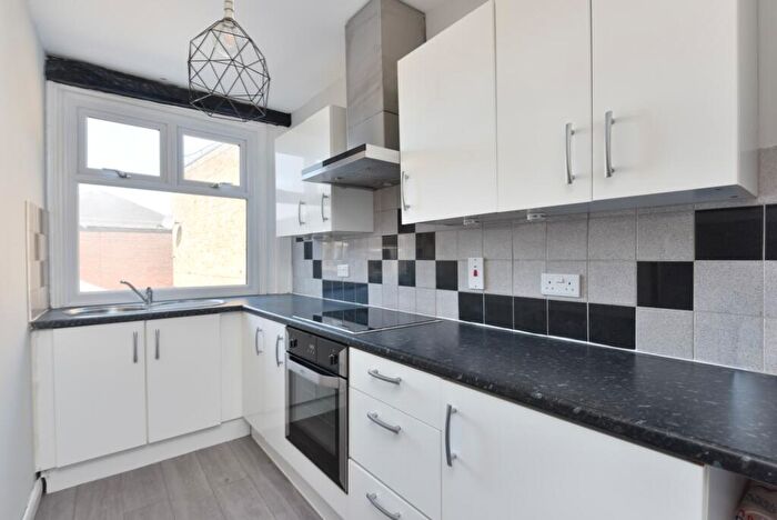 3 Bedroom Apartment To Rent In Week Street, Maidstone, ME14