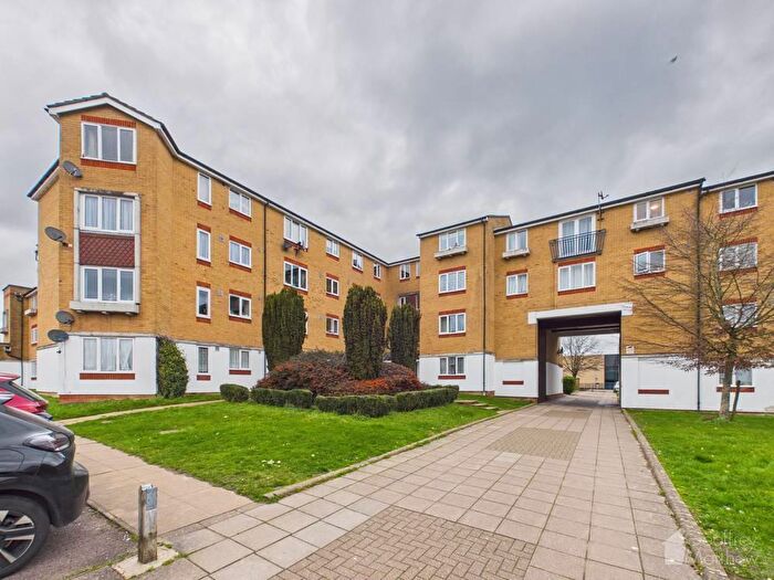 1 Bedroom Flat For Sale In Dadswood, Harlow, CM20