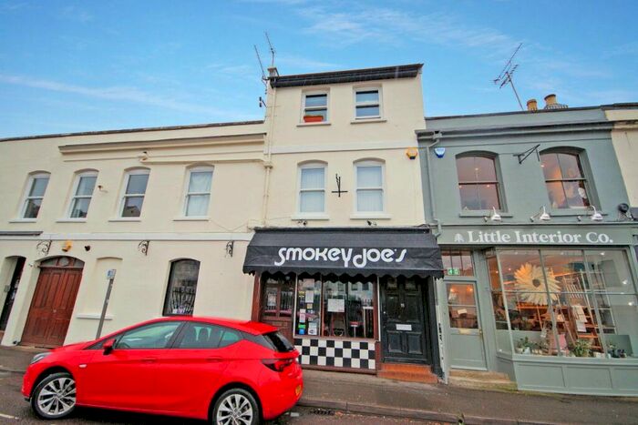 Flat To Rent In Central Cheltenham, GL50