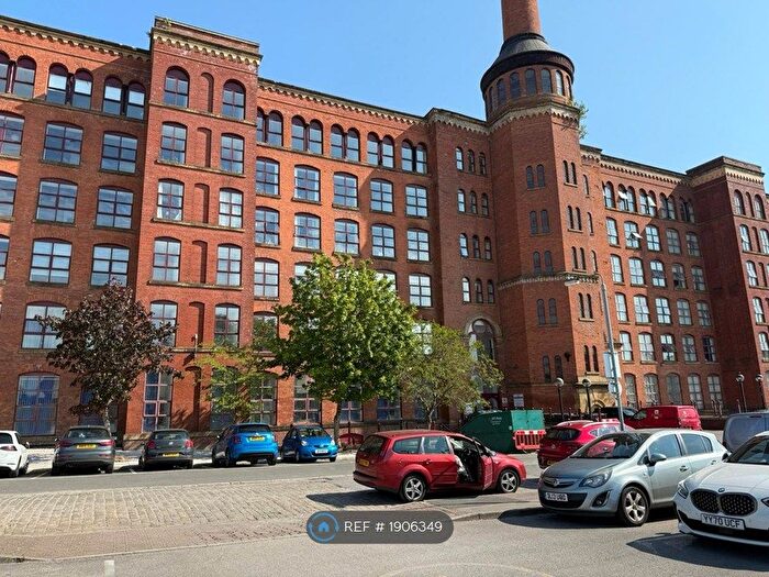 2 Bedroom Flat To Rent In Victoria Mill, Manchester, M40