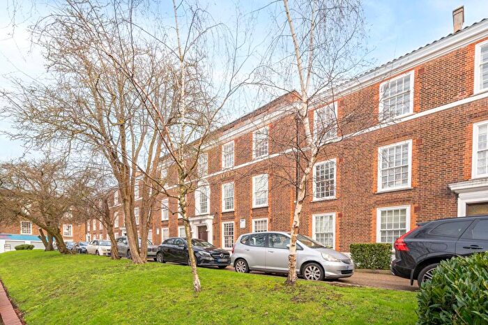 3 Bedroom Flat To Rent In Finchley Road, Temple Fortune, London, NW11