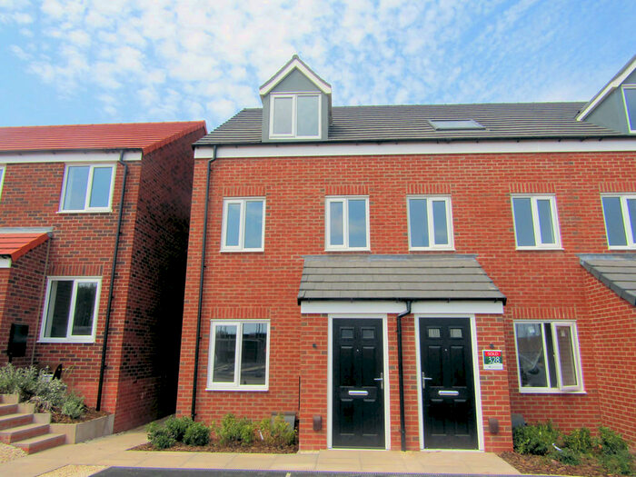 3 Bedroom Town House To Rent In Dormouse Close, East Leake, LE12