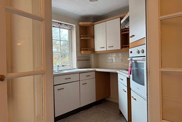2 Bedroom Retirement Property For Sale In Flat Deans Mill Court, The Causeway, Canterbury, Kent, CT1