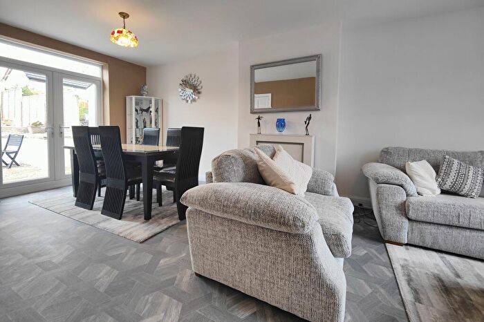 3 Bedroom Semi-Detached House For Sale In Ashton Drive, Lancaster, LA1