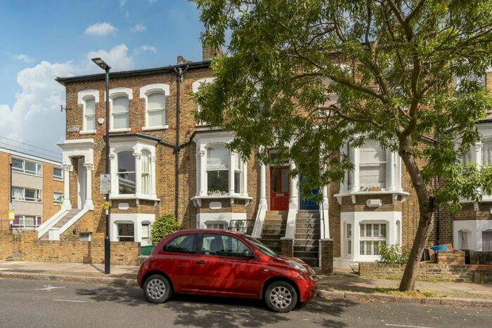 3 Bedroom Flat To Rent In Almington Street, London, N4