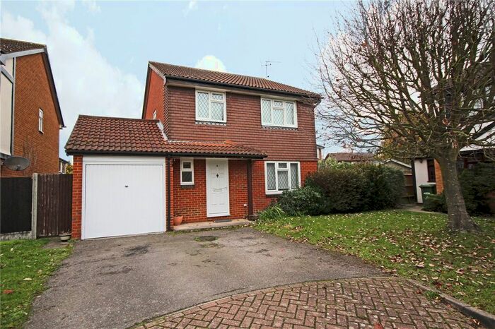 4 Bedroom Detached House To Rent In Grasmere Close, Egham, Surrey TW20