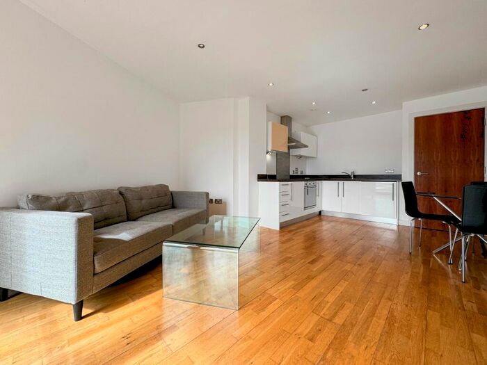 2 Bedroom Apartment To Rent In Montague, Gotts Road, Leeds City Centre, LS12