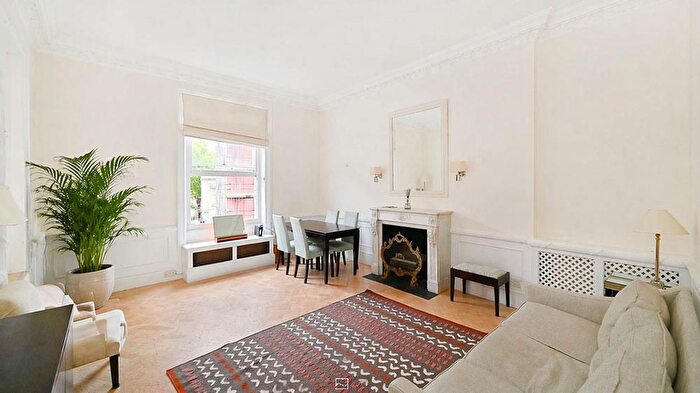 2 Bedroom Flat To Rent In South Molton Street, Mayfair, London, W1K
