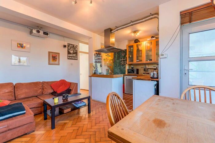 1 Bedroom Flat To Rent In Stoke Newington Church Street, Stoke Newington, London, N16