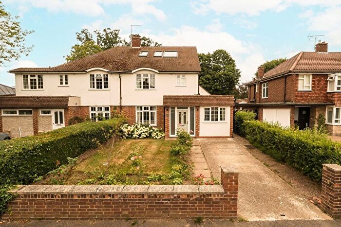 5 Bedroom Semi-Detached House For Sale In Saffron Way, Surbiton, KT6