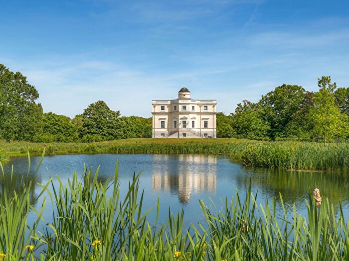 4 Bedroom Detached House For Sale In King's Observatory, Old Deer Park, Surrey, TW9