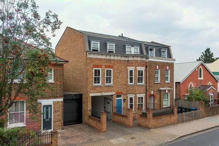 1 Bedroom Flat To Rent In Hartfield Road, Wimbledon, London, SW19