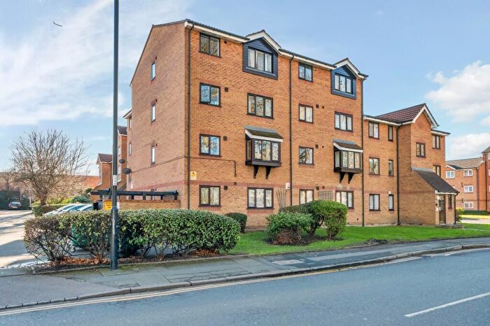 1 Bedroom Flat To Rent In Grinstead Road, London, SE8