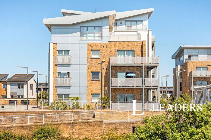 3 Bedroom Flat For Sale In Stone Close, Poole, Dorset, BH15