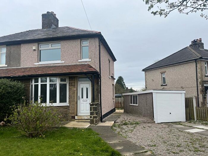 3 Bedroom Semi-Detached House To Rent In Mandale Road, Bradford, BD6