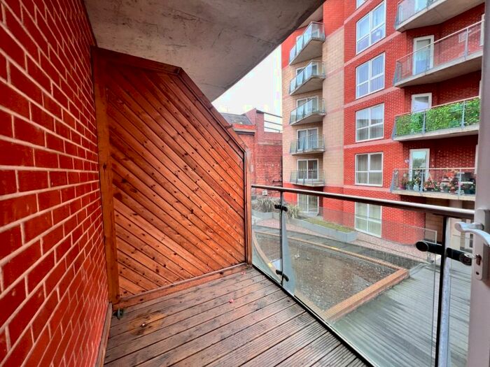 2 Bedroom Apartment To Rent In Lord Street, Southport, Merseyside, PR9