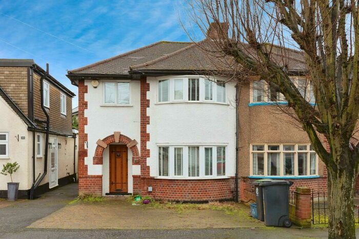 3 Bedroom Semi-Detached House To Rent In Habgood Road, Loughton, IG10