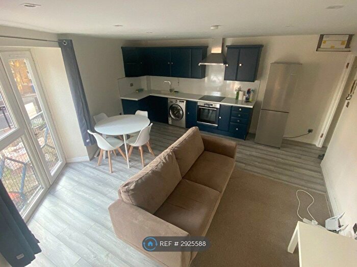 1 Bedroom Flat To Rent In Melville Court, London, SE8