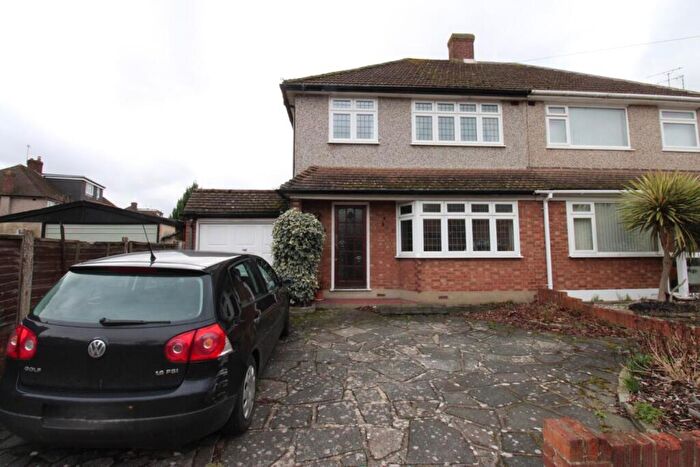 3 Bedroom Semi Detached House For Sale In Fleet Avenue, Upminster, Essex, RM14