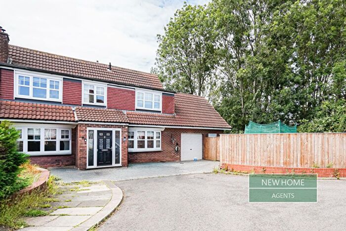 4 Bedroom Semi Detached House For Sale In Throckley Avenue, Middlesbrough, TS5