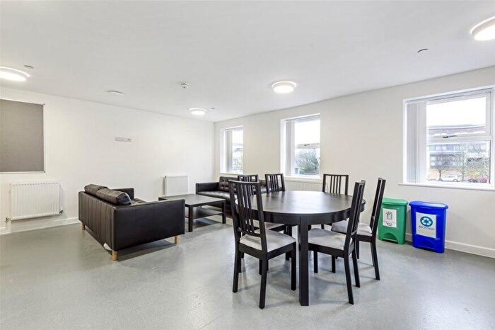 1 Bedroom House To Rent In - Unit, Taj House, - Cowley Road, OX4